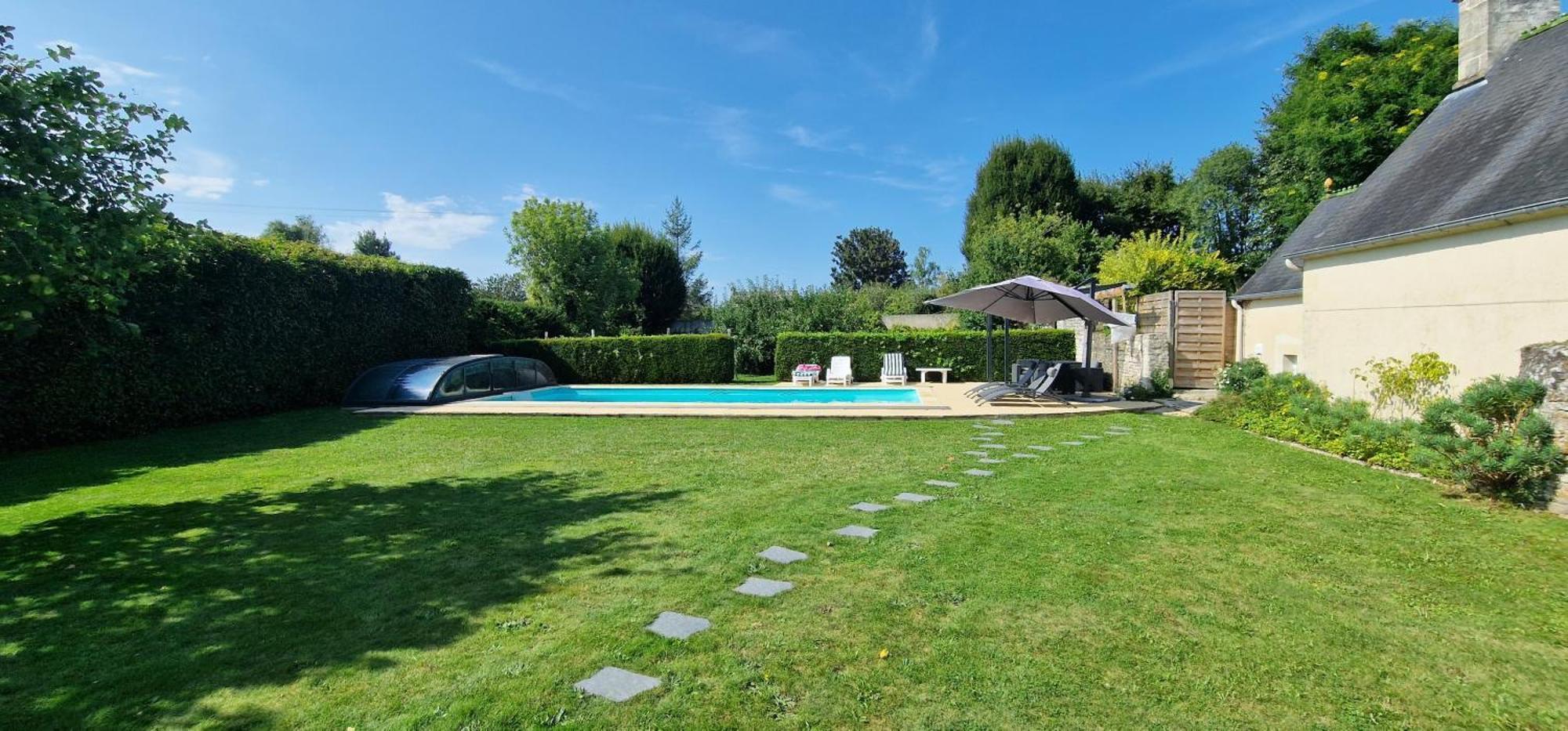Gite 4 Personnes Avec Piscine Et Bain Nordique Proche Des Plages Du Debarquement Le Manoir  Buitenkant foto